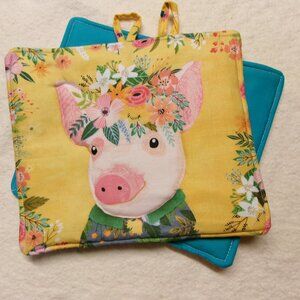 set of flower pigs potholders 9.5 x 9.5